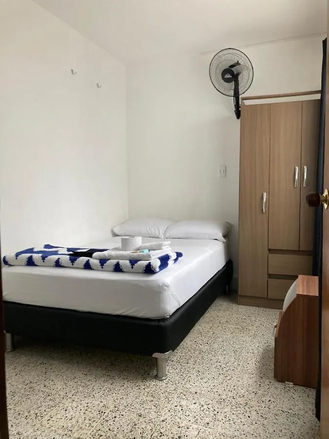 Habitación en casa particular Roomies House By Rincon Medellín