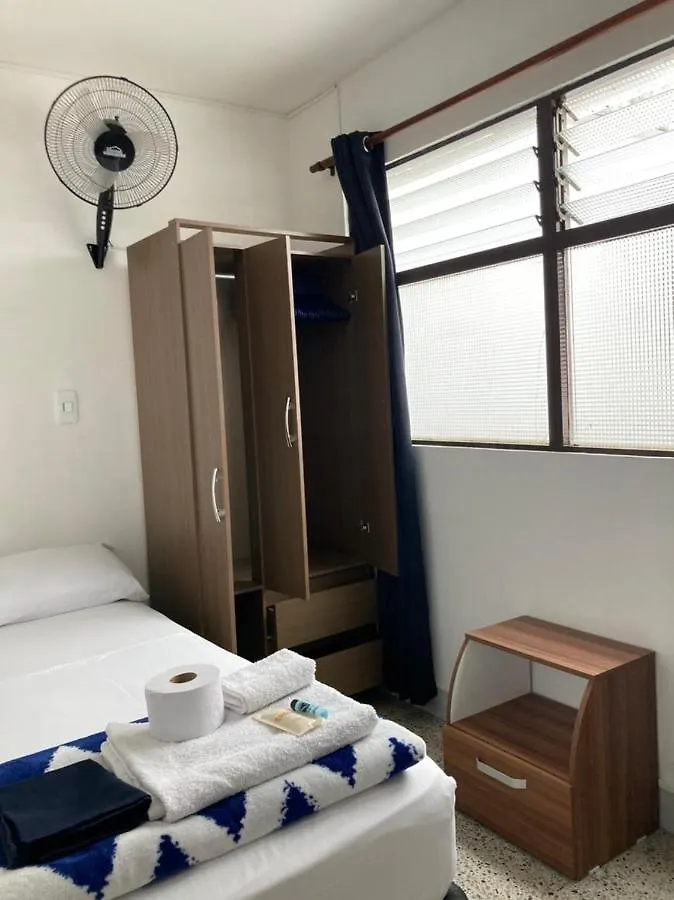 Roomies House By Rincon Medellín Colombia