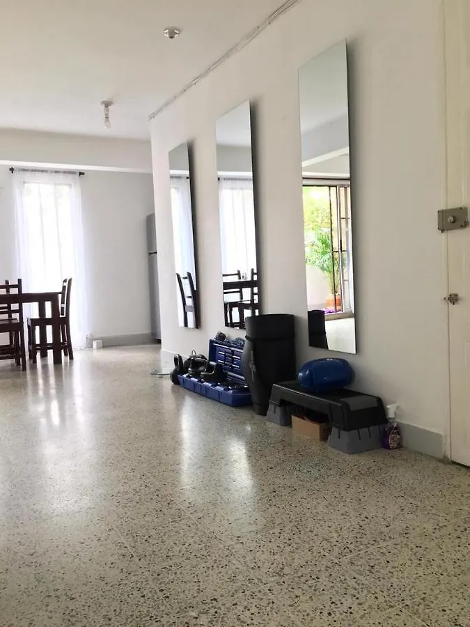 Roomies House By Rincon Medellín 0*,