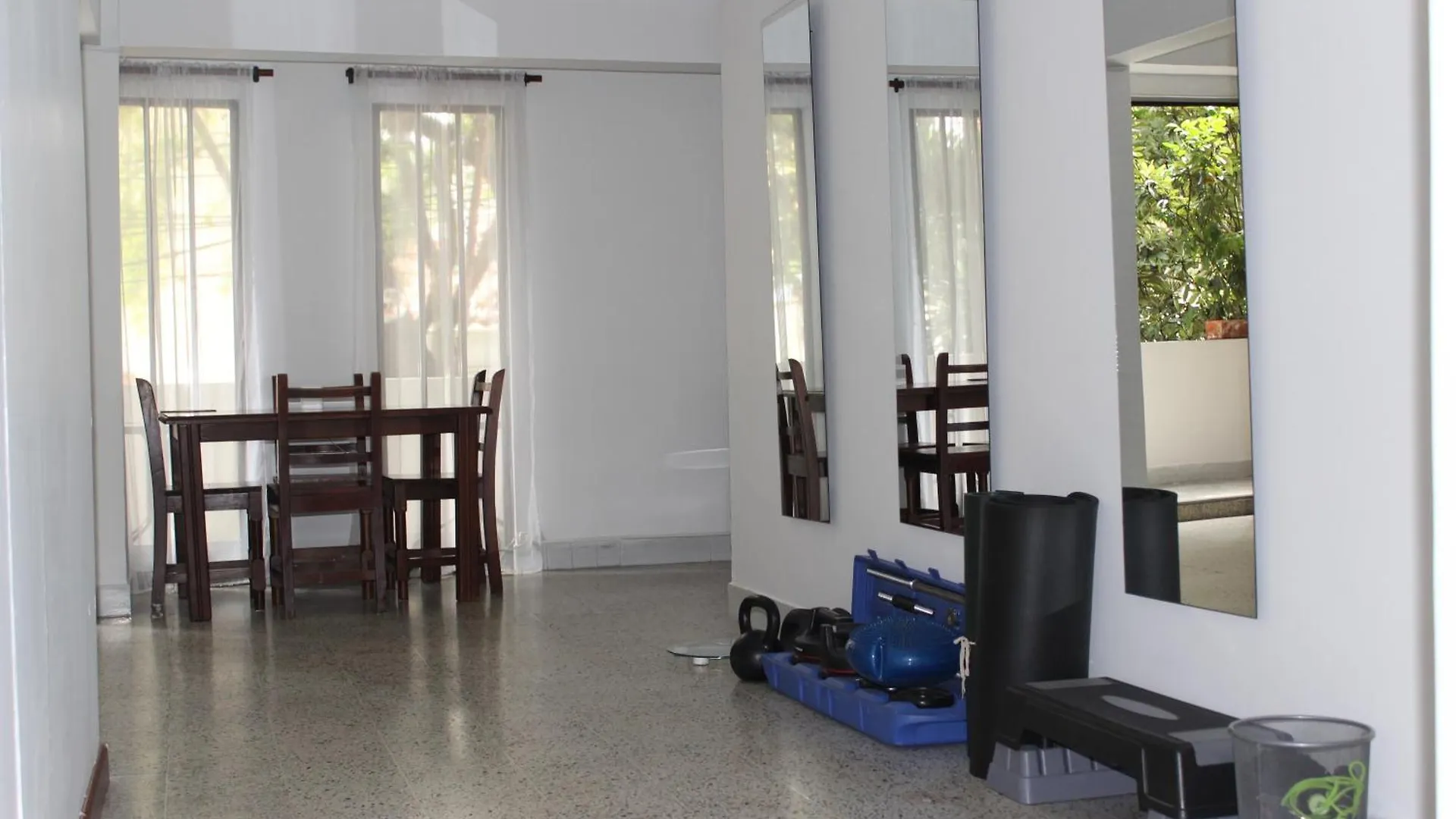 Roomies House By Rincon Medellín Colombia