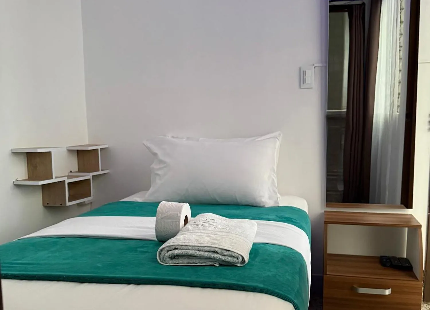 Roomies House By Rincon Medellín Colombia