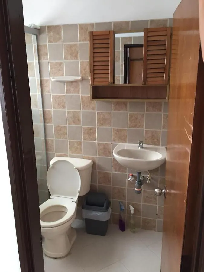 Habitación en casa particular Roomies House By Rincon Medellín Colombia