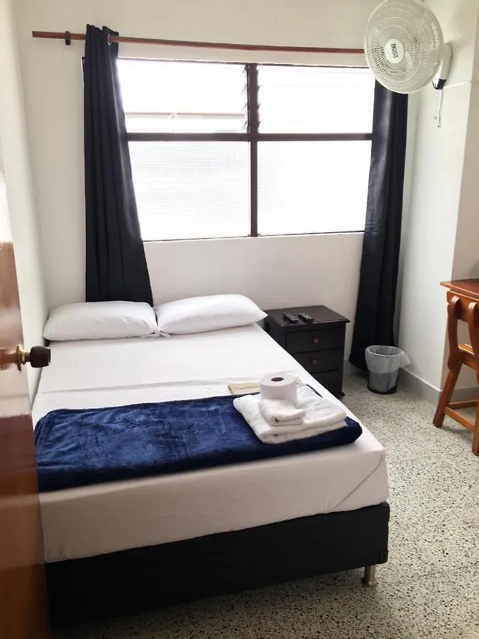 Homestay Roomies House By Rincon Medellin Colombia