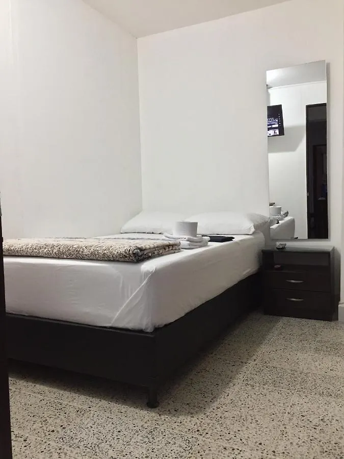 Roomies House By Rincon Medellin Homestay