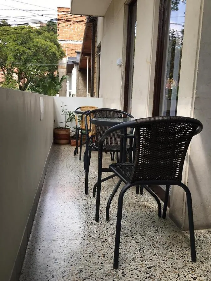 Roomies House By Rincon Medellin Homestay